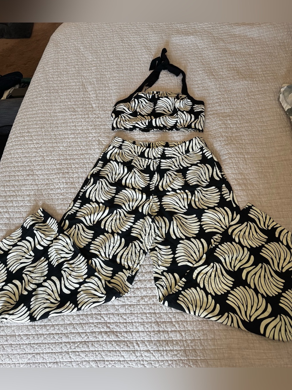 a new day Black and Cream Wide-Leg crop tank top and wide leg pants